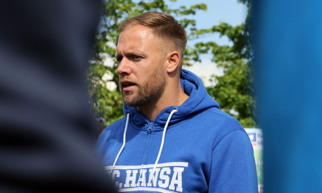 Cheftrainer Daniel Brinkmann bei Hansa Rostock