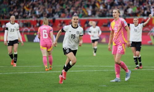 DFB-Frauen schlagen Schottland mit 6:1