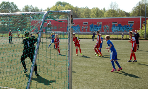 Die E1-Jugend des FC Hansa Rostock verspielte eine klare Führung gegen Tabellenführer VfL Bergen 94. Foto: Katja Jensen