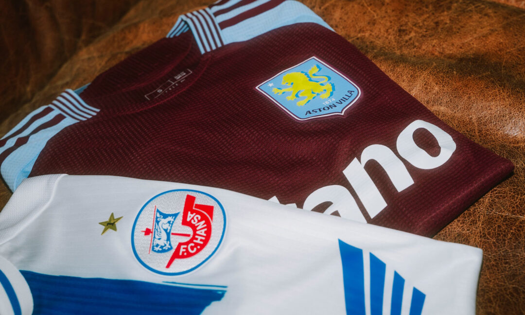 Trikots von Hansa Rostock und Aston Villa