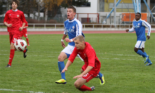 Die B-Junioren des FC Hansa Rostock wurden ihrer Favoritenrolle gegen den FC Energie Cottbus II gerecht. Foto: Sebastian Ahrens