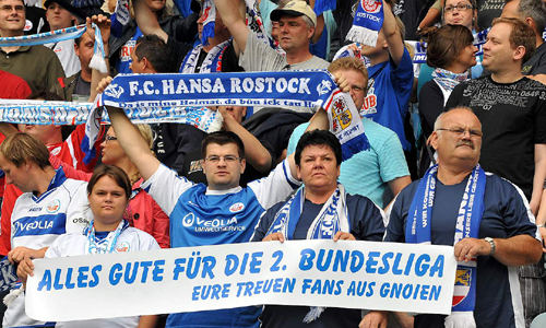 Aller Anfang ist schwer: Der FC Hansa Rostock ist zurück in der 2. Fußball-Bundesliga. Foto: Joachim Kloock