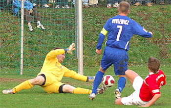 Gegen das 1:0 von René Rydlewicz konnte FCM-Keeper Christian Beer nichts ausrichten. Foto: Wolfgang Groß