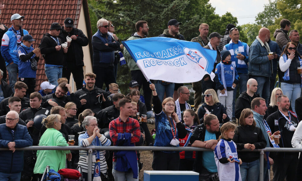 Hansa-Fans im Landespokalfinale FC Hansa Rostock gegen SV Pastow