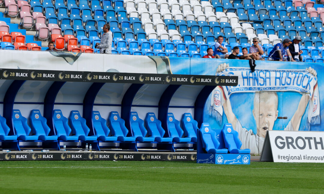 Hansa-Trainerbank im Ostseestadion