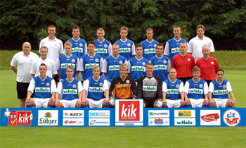 Die 2. Mannschaft des FC Hansa Rostock in der Oberliga-Serie 2007/2008 um Trainer Thomas Finck. Foto: Joachim Kloock